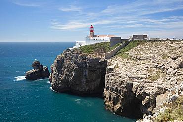 Lighthouse at steep coast, Cabo de Sao Vicente, Cape Sankt Vinzenz, southwest point of Europe, Algarve, Portugal, Europe