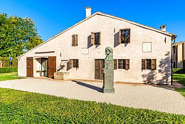 Stele with bust, birthplace of Guiseppe Verdi, Casa Natale di Giuseppe Verdi, Roncole Verdi, Busseto, Province of Parma, Emilia-Romagna, Italy, Europe