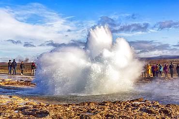 Geysir Strokkur on a sunny autumn day, hot spring ejects fountain, high temperature area Haukadalur, Golden Circle, southern Iceland, Iceland, Europe