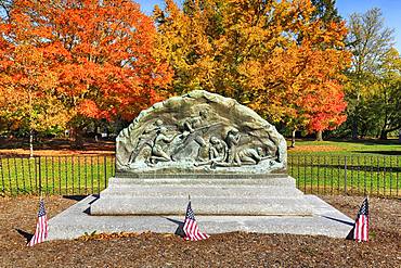 Tomb monument to the American War of Independence, Lexington Battle Green, Lexington, Massachusetts, USA, North America