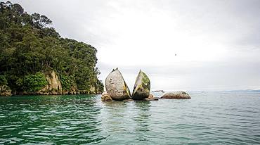 Cleaved rock, Split Apple Rock, Abel Tasman National Park, Tasman Region, Southland, New Zealand, Oceania