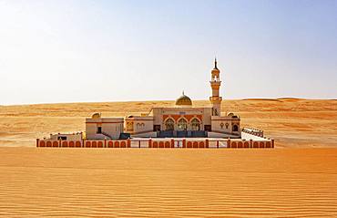 Mosque in the desert, desert Rimal Wahiba Sands, Oman, Asia