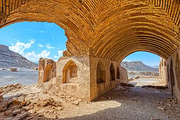 Ruins of ritual buildings near Dakhmeh Zoroastrian Tower of Silence, Yazd, Iran, Asia