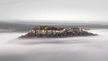 Fortress Koenigstein im Nebel, Elbe Sandstone Mountains, Saxon Switzerland, Germany, Europe