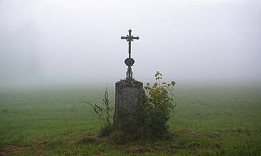 Wayside Cross in the Fog, Bichl, Upper Bavaria, Bavaria, Germany, Europe