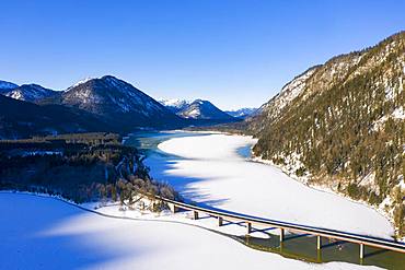 Bridge over Sylvensteinsee, aerial view, Lenggries, Isarwinkel, Upper Bavaria, Bavaria, Germany, Europe