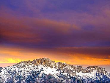 Dawn over the Untersberg, Bischofswiesen, Berchtesgadener Land, Upper Bavaria, Bavaria, Germany, Grenzberg zu Salzburg, Austria, Europe