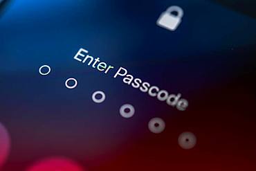 Enter password, password protected, locked iPhone, iOS, smartphone, display, close-up, detail