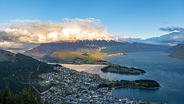 Panorama, view of Lake Wakatipu and Queenstown at sunset, Ben Lomond Scenic Reserve, mountain chain The Remarkables, Otago, Southland, New Zealand, Oceania