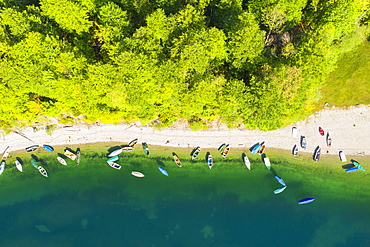 Rowing boats on the lake shore from above, Sylvensteinsee, near Lenggries, Isarwinkel, drone shot, Upper Bavaria, Bavaria, Germany, Europe