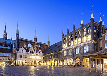 Historical town hall, Renaissance gable, Long House, New Chamber, Blue Hour, Market, Luebeck, Schleswig-Holstein, Germany, Europe