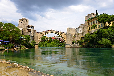 Mostar Bridge over the Neretva River, Stari most, UNESCO World Heritage Site, Mostar, Bosnia and Herzegovina, Europe