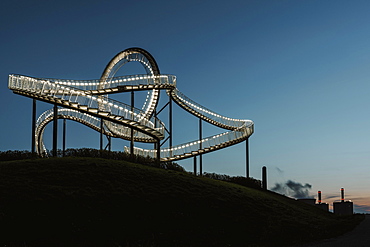 Tiger & Turtle, illuminated, night shot, Duisburg, North Rhine-Westphalia, Germany, Europe