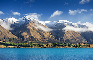 Road to Ohau Skifield, Snowy mountains above Lake Ohau in the Southern Alps of New Zealand, Otematata, Canterbury, New Zealand, Oceania
