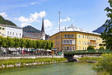 City view of Bad Ischl with river Traun, Salzkammergut, Upper Austria, Austria, Europe