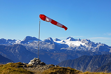 Wind vane on the Loser with view to the Hoher Dachstein, Altaussee, Salzkammergut, Steiermarkt, Austria, Europe