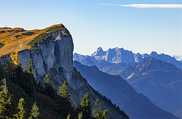 Loose plateau, behind it Dachstein massif, Totes Gebirge, Altaussee, Ausseerland, Salzkammergut, Styria, Austria, Europe