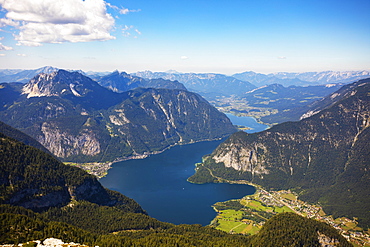 View from the Krippenstein to the Hallstaettersee Obertraun and Hallstatt, Salzkammergut, Upper Austria, Austria, Europe