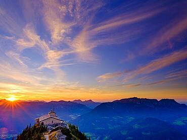 Eagle's Nest at sunset with cirrus clouds, behind Untersberg, Berchtesgaden Alps, Berchtesgaden National Park, Schoenau am Koenigssee, Upper Bavaria, Beyern, Germany, Europe