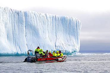 Zodiac dinghy on the way to table icebergs, iceberg, cruise, east coast Greenland, Denmark, Europe