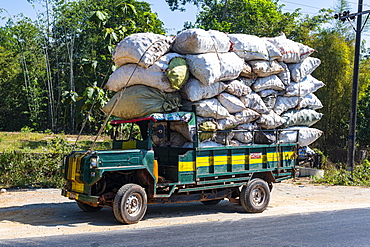 Fully loaded old toyota truck, Mawlamyine, Mon state, Myanmar, Asia