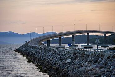 Bolsoybrua, Bolsoy Bridge over the Bolsoysund in the evening, More og Romsdal, Norway, Europe