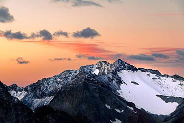 Sunrise over Oetztal Alps, Soelden, Oetztal, Tyrol, Austria, Europe