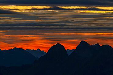 Sunrise over Oetztal Alps, Soelden, Oetztal, Tyrol, Austria, Europe