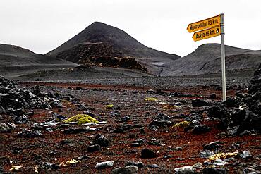 Signpost Moedrudalur and Askja, volcanic cone, lava desert Krepputunga, highland road Austurleio, Asturleid, F 910, highlands, central Iceland, Iceland, Europe