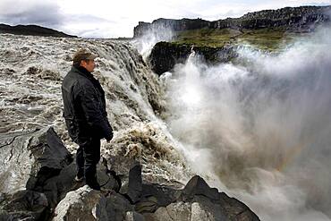 Waterfall, Man, Spray, Break-off edge, Dettifoss, North Iceland, Highland, Iceland, Europe