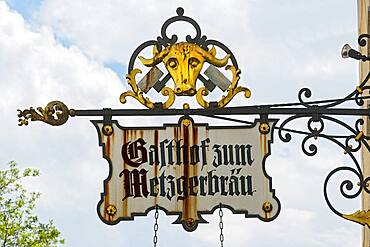 Old nose sign, Gasthof zum Metzgerbraeu, Bad Toelz, Upper Bavaria, Bavaria, Germany, Europe