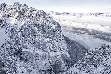 Grosser Waxenstein, Wetterstein mountains with snow in winter, Garmisch-Partenkirchen, Bavaria, Germany, Europe