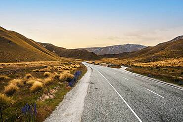 Ighway, Lindis Pass, South Island, New Zealand, Oceania