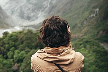 Guy at Lookout, Ka Roimata o Hine Hukatere, Franz Josef Glacier, Westland Tai Poutini National Park, South Island, New Zealand, Oceania