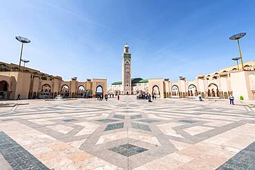 Hassan II Mosque, Grande Mosquee Hassan II, Moorish architecture, with 210m highest minaret of the world, Casablanca, Morocco, Africa