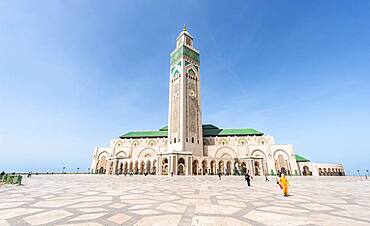 Hassan II Mosque, Grande Mosquee Hassan II, Moorish architecture, with 210m highest minaret of the world, Casablanca, Morocco, Africa