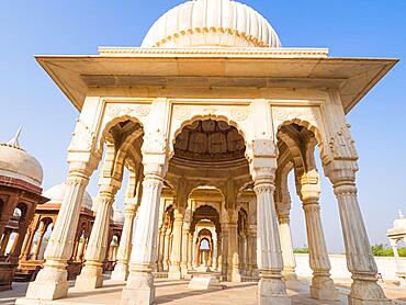 Devi Kund Sagar, Chattris, cremation grounds of the Maharajas of Bikaner, Bikaner, Rajasthan, India, Asia