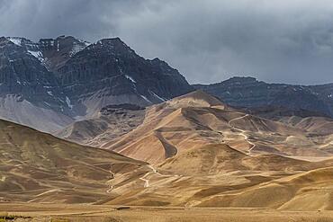 Mountain desert scenery, Yakawlang province, Bamyan, Afghanistan, Asia