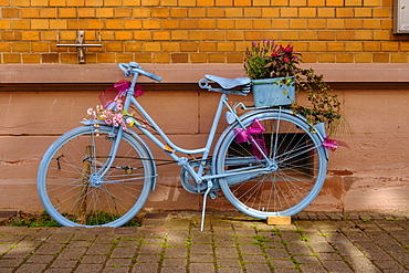 Colourful bicycles, decoration, Altstadtgasse, Lauda, Lauda-Koenigshofen, Tauber Valley, Baden-Wuerttemberg, Germany, Europe