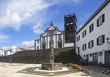 Monument to Dr Gaspar Fructuoso with the Church of Nossa Senhora da Estrela, Ribeira Grande, Sao Miguel Island, Azores, Portugal, Europe