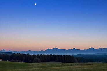 Sunset, evening view, view from Schoenberg, Rottenbuch, to the Alps, Pfaffenwinkel, Upper Bavaria, Bavaria, Germany, Europe