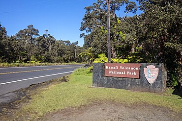 Hawai'i Volcanoes National Park, sign at the entrance, Volcano Village, Big Island, Hawaii, USA, North America