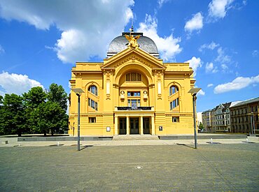 Gera Theatre, Large House, Architect Heinrich Seeling, Gera, Thuringia, Germany, Europe