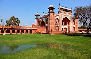 Uttar Pradesh, Agra, the main gate to the Taj Mahal site, North India, India, Asia