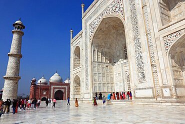 State of Uttar Pradesh, Agra, visitors at the entrance to the Taj Mahal tomb and the mosque in the background, North India, India, Asia