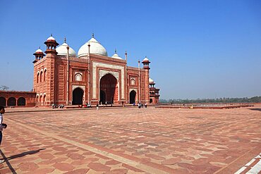 State of Uttar Pradesh, Agra, the mosque next to the Taj Mahal tomb, North India, India, Asia