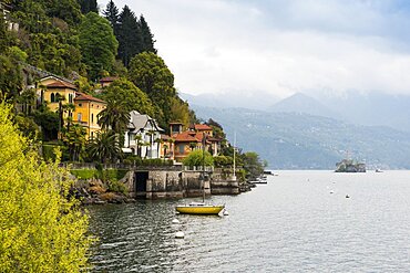 Colourful lakeside villas, Cannero Riviera, Lake Maggiore, Province of Verbano-Cusio-Ossola, Piedmont Region, Italy, Europe