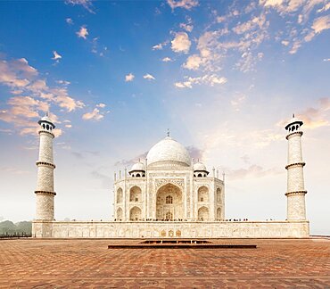 Taj Mahal. Indian Symbol, India travel background. Agra, India, Asia