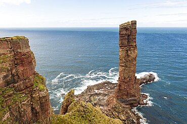 Surf pier, geology red sandstone on basalt, Old Man of Hoy, near Moorfea, Rackwick, Hoy, Orkney Islands, Scotland, Great Britain