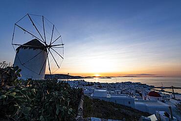 The Windmills (Kato Milli) at sunset, Horta, Mykonos, Greece, Europe